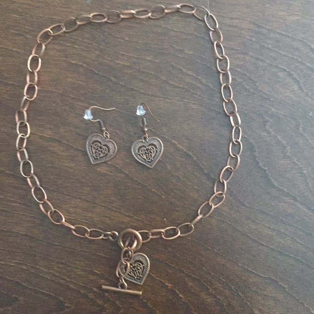 Copper colored necklace and matching earrings